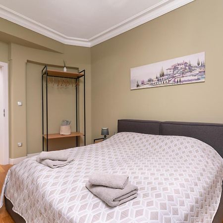 Stunning Luxury 3 Bedroom Apt In The Heart Of Town Sofya Dış mekan fotoğraf